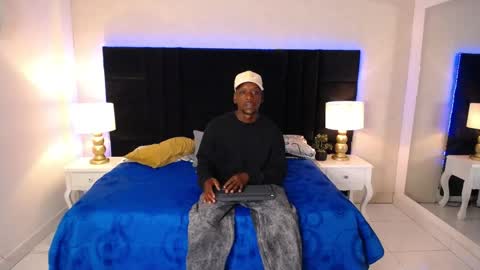 Snapshot of skylerbigxxx chatting on 04/16/26, 04:13 SKYLERBIGXXX online show from 04/16/26, 04:13