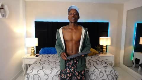 Snapshot of skylerbigxxx chatting on 04/17/26, 04:37 SKYLERBIGXXX online show from 04/17/26, 04:37