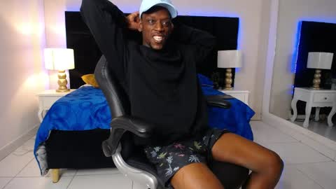 Snapshot of skylerbigxxx chatting on 04/21/26, 04:19 SKYLERBIGXXX online show from 04/21/26, 04:19