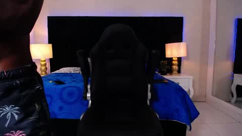 Snapshot of skylerbigxxx chatting on 04/26/26, 04:43 SKYLERBIGXXX online show from 04/26/26, 04:43