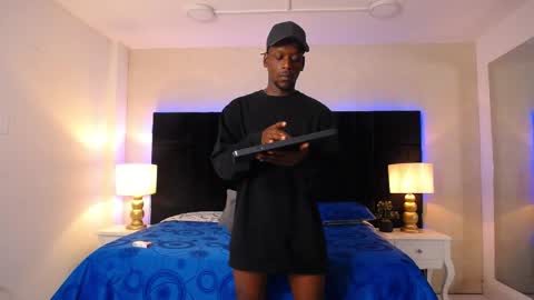 Snapshot of skylerbigxxx chatting on 04/29/26, 05:00 SKYLERBIGXXX online show from 04/29/26, 05:00