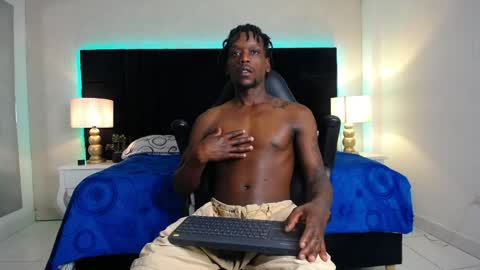 Snapshot of skylerbigxxx chatting on 04/30/26, 04:19 SKYLERBIGXXX online show from 04/30/26, 04:19