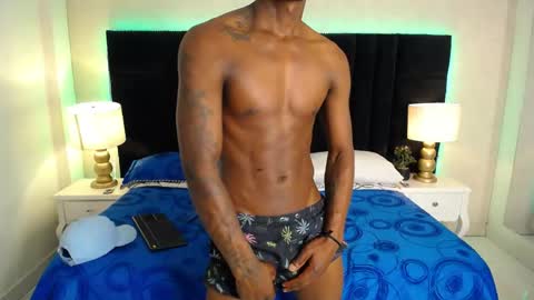 Snapshot of skylerbigxxx chatting on 05/19/26, 04:08 SKYLERBIGXXX online show from 05/19/26, 04:08