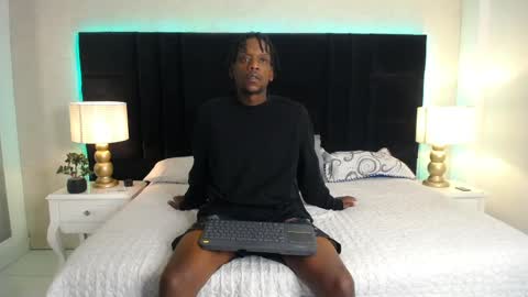 Snapshot of skylerbigxxx chatting on 05/29/26, 04:32 SKYLERBIGXXX online show from 05/29/26, 04:32