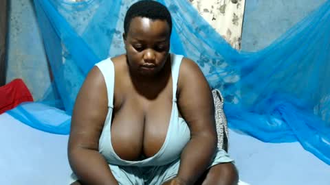 Snapshot of skylla07 chatting on 06/17/26, 04:37 sheliah online show from 06/17/26, 04:37