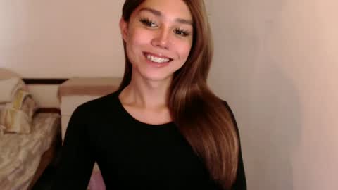 Snapshot of skyllerkent chatting on 06/18/26, 04:46 Sky online show from 06/18/26, 04:46