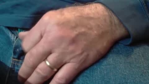 Snapshot of skypylot chatting on 12/22/24, 04:48 ResqPylot2 online show from 12/22/24, 04:48