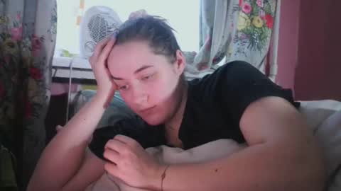 skyressie333 online show from 12/28/24, 01:49