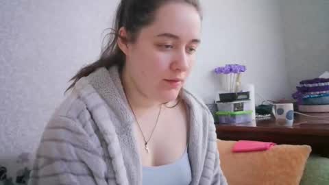 skyressie333 online show from 02/19/25, 10:12