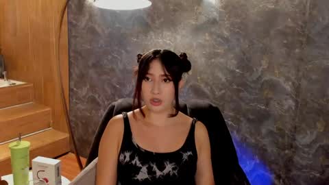 Snapshot of skyylee_ chatting on 04/28/26, 01:16 abby online show from 04/28/26, 01:16