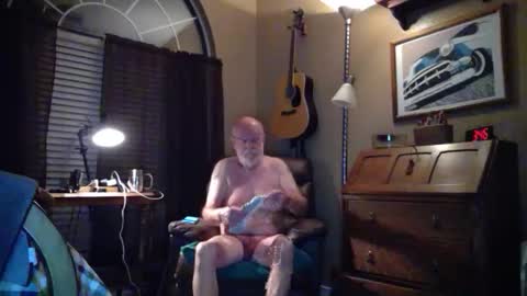 Snapshot of sladeisnaked chatting on 02/12/26, 09:48 sladeisnaked online show from 02/12/26, 09:48