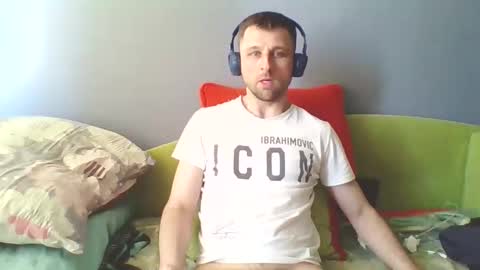 Snapshot of slaveboy32bi chatting on 04/05/26, 01:30 slave boy perwers bdsmFEMDOM online show from 04/05/26, 01:30