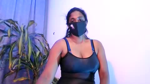 Snapshot of slcouple7 chatting on 02/06/25, 01:05 Slcouple online show from 02/06/25, 01:05