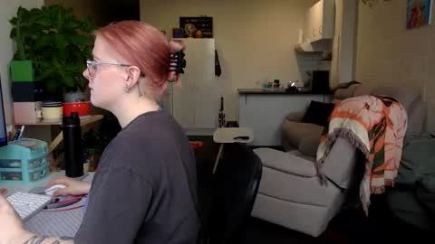 Kiwi Girl online show from 06/03/26, 01:52