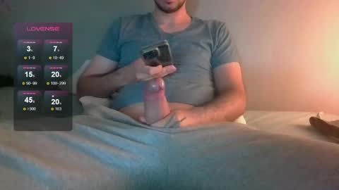 sleepless19 online show from 05/20/26, 01:50