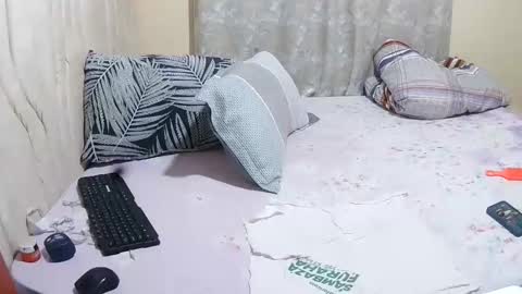 Snapshot of slender_sweetbabe chatting on 01/19/26, 10:19 slender_sweetbabe online show from 01/19/26, 10:19