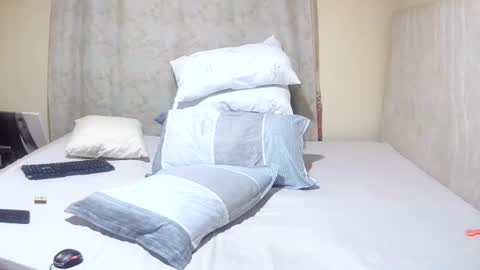 Snapshot of slender_sweetbabe chatting on 06/21/26, 11:02 slender_sweetbabe online show from 06/21/26, 11:02