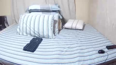 Snapshot of slender_sweetbabe chatting on 06/24/26, 11:31 slender_sweetbabe online show from 06/24/26, 11:31