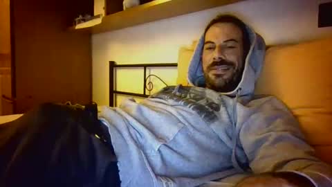 Snapshot of slevin1983 chatting on 05/14/26, 12:50 slevin online show from 05/14/26, 12:50