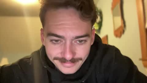 Snapshot of slickmass chatting on 01/03/25, 11:01 SlickMass online show from 01/03/25, 11:01