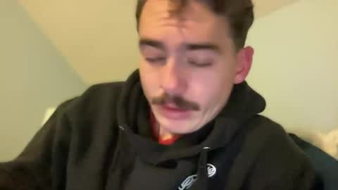 Snapshot of slickmass chatting on 01/08/25, 01:11 SlickMass online show from 01/08/25, 01:11