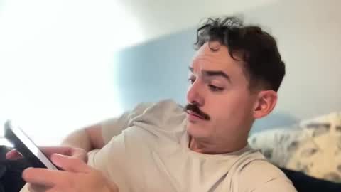 Snapshot of slickmass chatting on 03/10/25, 01:12 SlickMass online show from 03/10/25, 01:12