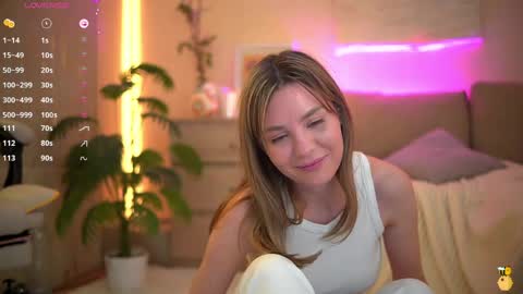 Snapshot of slickmewet chatting on 04/18/26, 07:58 Elise 165cm 50kg online show from 04/18/26, 07:58