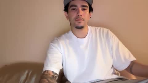 Snapshot of slideagian510 chatting on 10/28/25, 07:56 slideagian510 online show from 10/28/25, 07:56