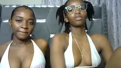 Snapshot of slim_4cutie chatting on 09/29/25, 12:21 cutie online show from 09/29/25, 12:21
