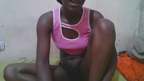 Snapshot of slim_girl3 chatting on 05/18/26, 05:24 slim_girl3 online show from 05/18/26, 05:24