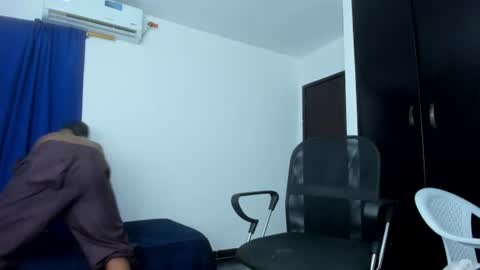 Snapshot of slim_master12 chatting on 06/25/26, 11:53 slim_master12 online show from 06/25/26, 11:53