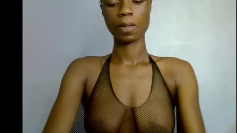 Snapshot of slim_petitqueen chatting on 04/28/26, 07:35 Alice online show from 04/28/26, 07:35