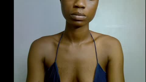Snapshot of slim_petitqueen chatting on 04/29/26, 05:41 Alice online show from 04/29/26, 05:41