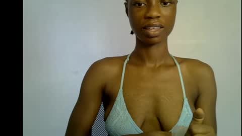Snapshot of slim_petitqueen chatting on 04/30/26, 08:09 Alice online show from 04/30/26, 08:09