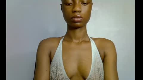 Snapshot of slim_petitqueen chatting on 05/04/26, 07:48 Alice online show from 05/04/26, 07:48