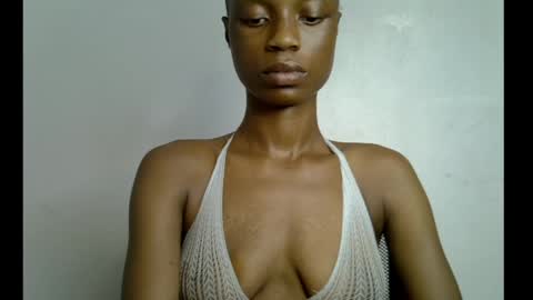 Snapshot of slim_petitqueen chatting on 05/04/26, 07:54 Alice online show from 05/04/26, 07:54