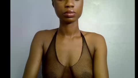 Snapshot of slim_petitqueen chatting on 05/05/26, 08:00 Alice online show from 05/05/26, 08:00