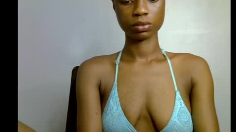 Snapshot of slim_petitqueen chatting on 05/05/26, 08:17 Alice online show from 05/05/26, 08:17