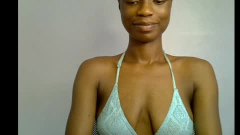 Snapshot of slim_petitqueen chatting on 05/07/26, 09:14 Alice online show from 05/07/26, 09:14