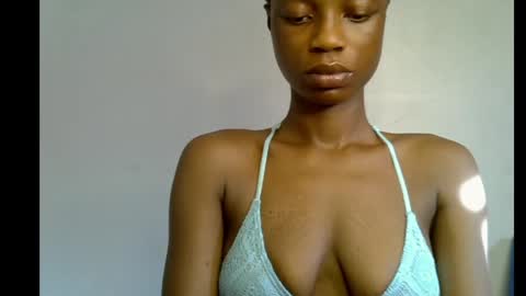Snapshot of slim_petitqueen chatting on 05/10/26, 07:02 Alice online show from 05/10/26, 07:02