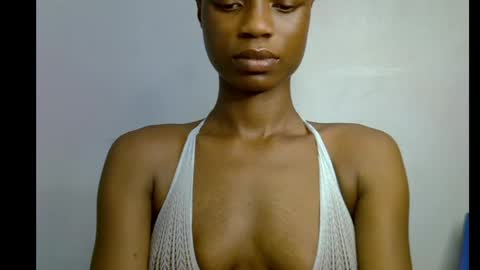 Snapshot of slim_petitqueen chatting on 05/11/26, 05:43 Alice online show from 05/11/26, 05:43
