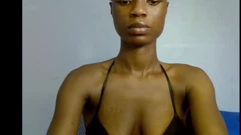 Snapshot of slim_petitqueen chatting on 05/14/26, 10:00 Alice online show from 05/14/26, 10:00
