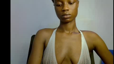 Snapshot of slim_petitqueen chatting on 05/15/26, 08:16 Alice online show from 05/15/26, 08:16
