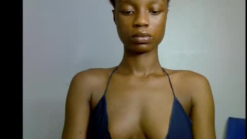 Snapshot of slim_petitqueen chatting on 05/16/26, 05:34 Alice online show from 05/16/26, 05:34