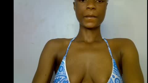 Snapshot of slim_petitqueen chatting on 05/29/26, 06:55 Alice online show from 05/29/26, 06:55