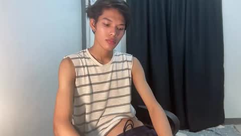 Snapshot of slim_sensation chatting on 10/21/25, 02:40 slim_sensation online show from 10/21/25, 02:40