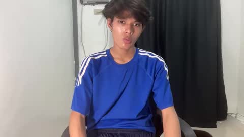 Snapshot of slim_sensation chatting on 10/22/25, 01:33 slim_sensation online show from 10/22/25, 01:33