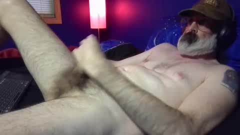 Snapshot of slimglimmer chatting on 02/03/25, 10:11 Slimglimmer online show from 02/03/25, 10:11