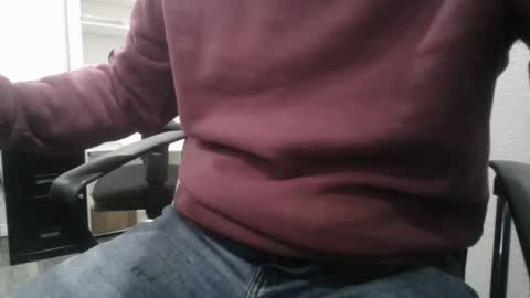 Snapshot of slimjimorange9 chatting on 10/16/25, 07:04 slimjimorange9 online show from 10/16/25, 07:04