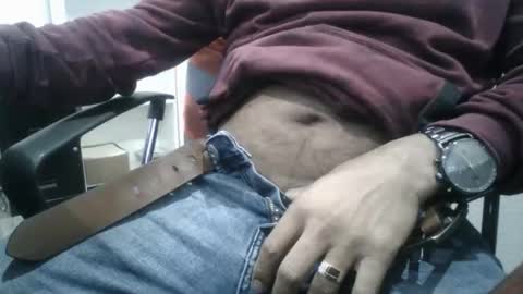 Snapshot of slimjimorange9 chatting on 11/15/25, 01:25 slimjimorange9 online show from 11/15/25, 01:25